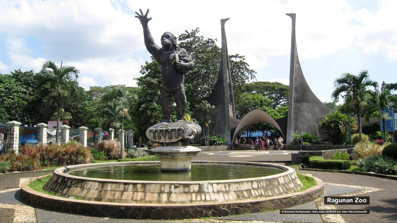 W Home Cikatomas Jakarta Luaran gambar