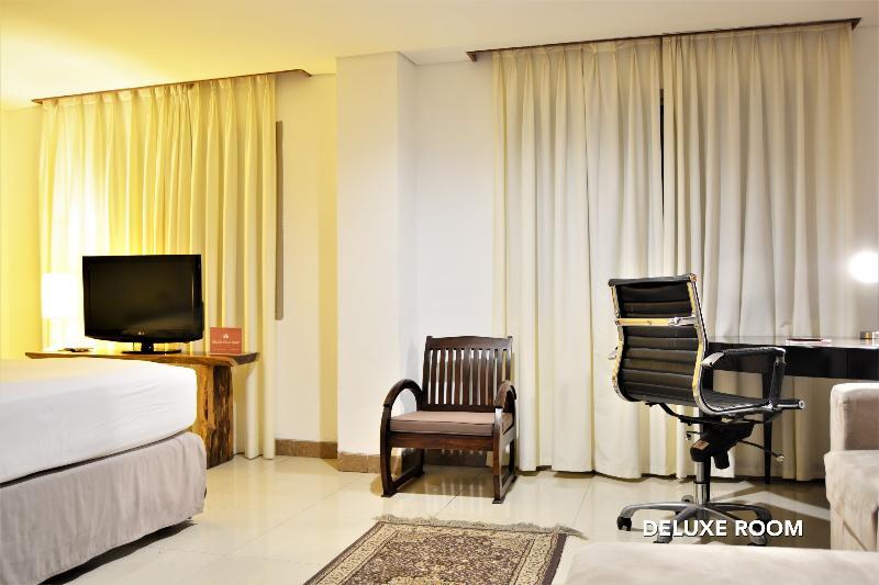 W Home Cikatomas Jakarta Luaran gambar